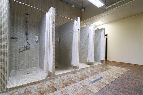 로타리안들은 샤워실 공용 샤워 인테리어 0명에 대한 스톡 사진 및 기타 이미지 Istock