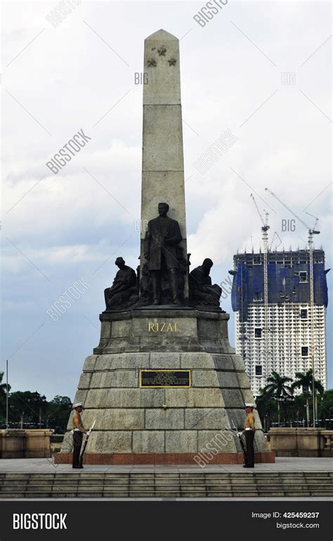 Rizal Statue Dr Jose Image And Photo Free Trial Bigstock