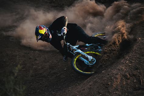 Fizzy drinks red bull logo minuman dapat, bull, teks, logo, wallpaper komputer png. Andreu Lacondeguy at Rampage in Virgin, Utah, United ...
