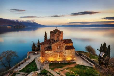 Top 20 Most Beautiful Lakes To Visit In Europe Globalgrasshopper