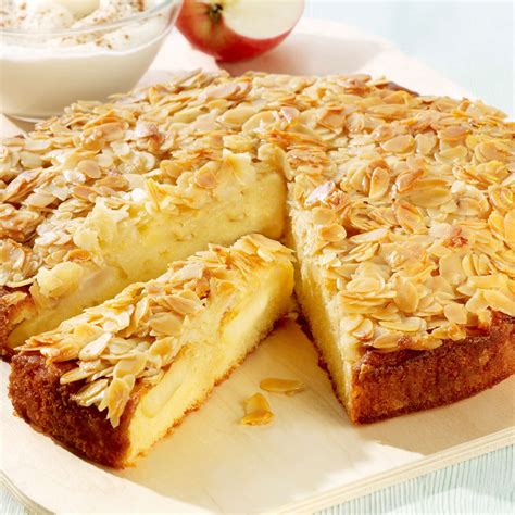 Maybe you would like to learn more about one of these? Apfel-Birnen-Kuchen mit Bienenstich-Haube - Rezept | Kaufland