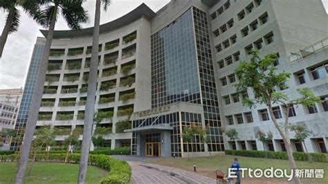 名站推薦 tips：2021年6月8日 更新失效連結 total 13 ». 高雄偏鄉衛生所護理人員遭徵調 控「爆肝班表」!衛生局長回應了 | ETtoday生活新聞 | ETtoday新聞雲