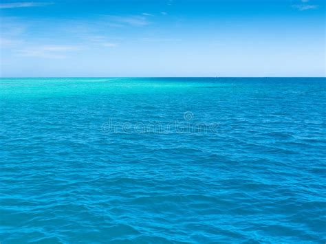 Calm South Pacific Ocean Stock Image Image Of Calm Seas 25111757