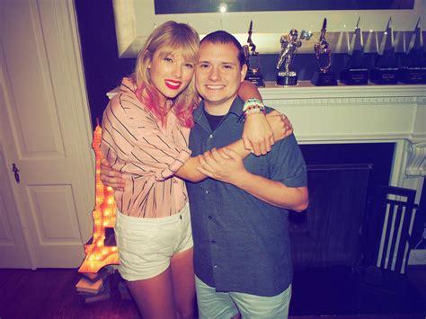 New Picture Of Taylor With A Fan From The Nashville Secret Sessions