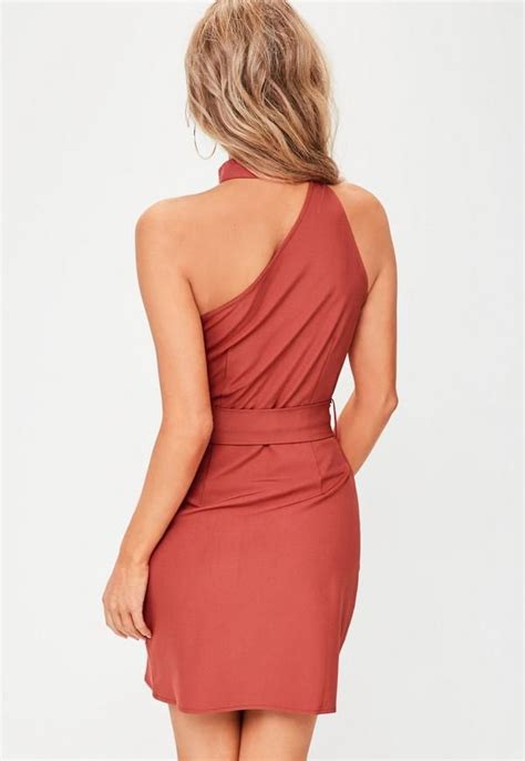 Elevate Your Evening Game In This Bodycon Dress Designed In A Rust Red
