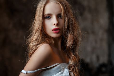 Girl Blonde Blue Eyes Model Face Lipstick Woman Wallpaper