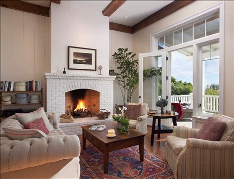 http://www.houzz.com/photos/795772/Family-Room-traditional-living-room