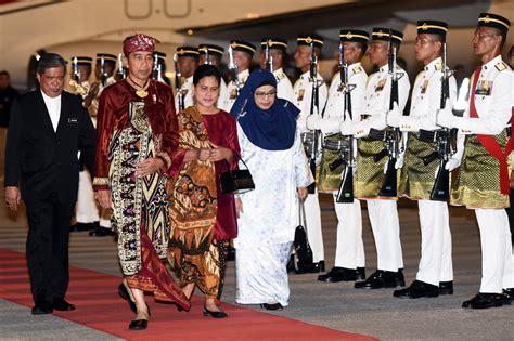 Nama negara adalah hal terpenting dalam membangun integritas nasional. Ketibaan Presiden dan Ibu Negara Iriana Jokowi di Malaysia ...