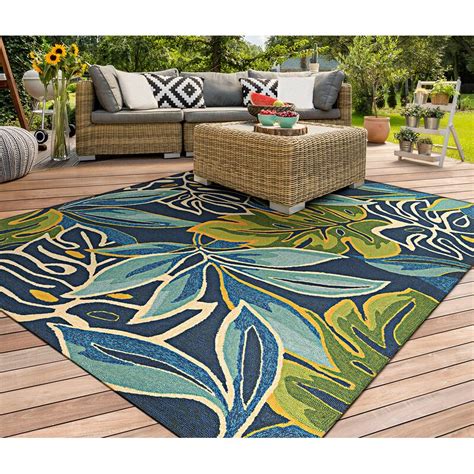 Uniques dans la mise en valeur. Beachcrest Home Tapis d'intérieur/extérieur bleu marine ...