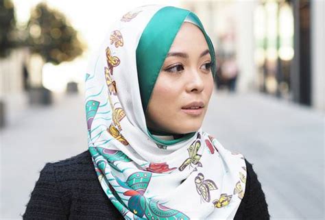 Facebook gives people the power to share and makes the world. Ada apa dengan Vivy Yusof | Astro Awani