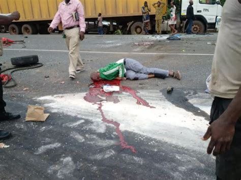 Graphic Pics From The Horrific Accident On Lagos Ibadan Expressway