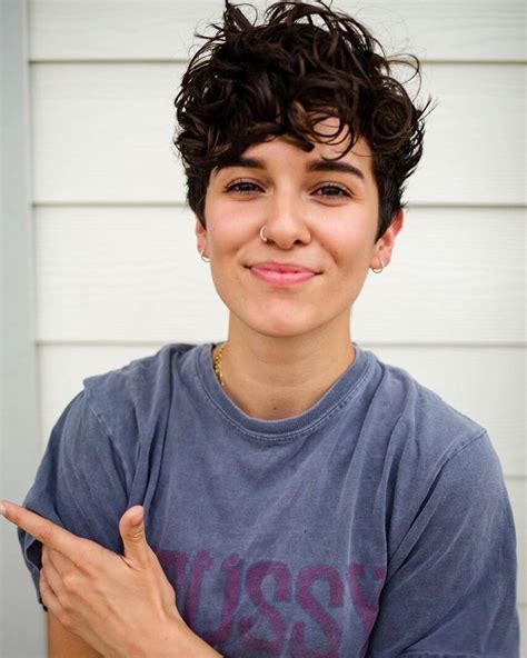 20 Stylish Tomboy Haircuts For Curly Hair