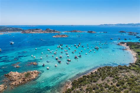 Má rozlohu 24.090 km² a krom hlavního stejnojmenného ostrova ji tvoří i řada . 10x waarom je naar Sardinië wilt! - Sardinië.nl