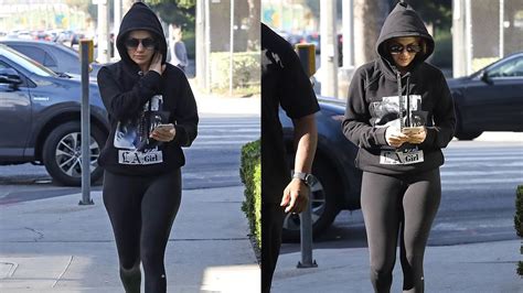 Jennifer Lopez Hides From Fans When She Goes To Training Before The