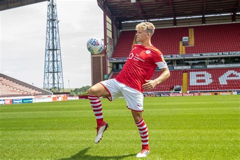 126 899 tykkäystä · 4 173 puhuu tästä. Barnsley 2019-20 Puma Home Kit | 19/20 Kits | Football ...