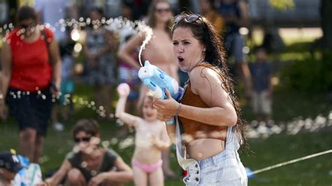 Europe Heat Wave Breaks Records Could Go Even Higher Cbc News