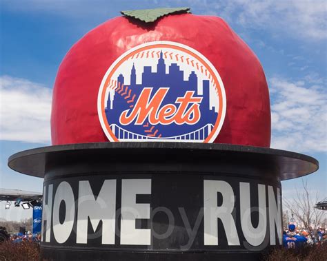 Shea Stadiums Home Run Apple 2015 New York Mets Opening Flickr