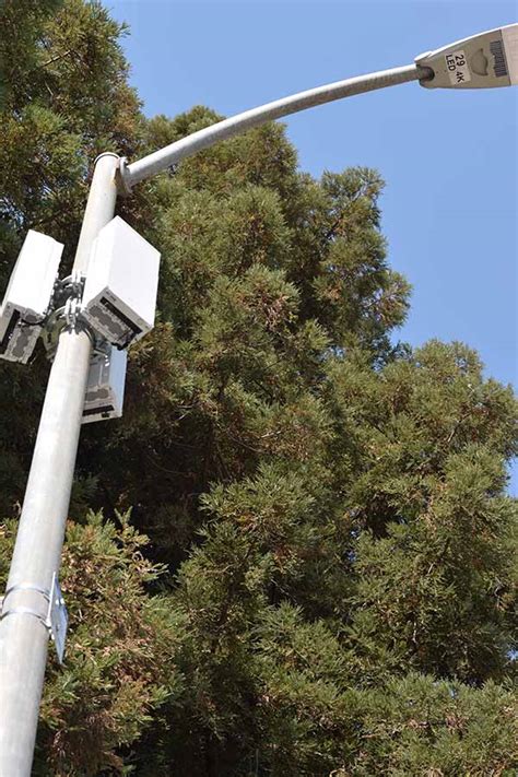 Hundreds Of Fresno Streetlights Getting 5g Cell Antennas Are They In
