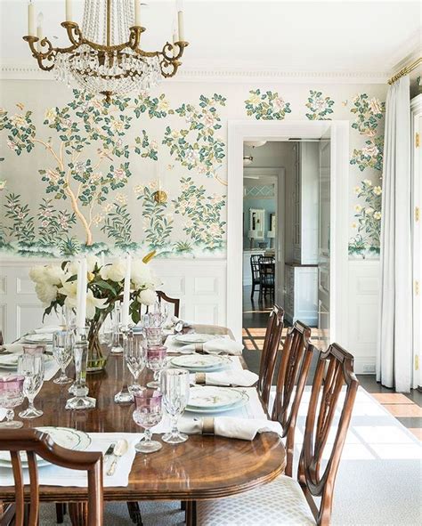 Floral Designs Decorate This Dining Room From Dvharchitects Bedering