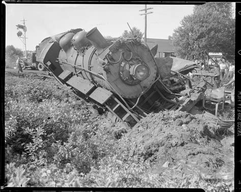 Listed 17.83 billion shares were priced at p2.25 each. Loco no. 2403 - May be in New Hampshire a/c truck markings ...
