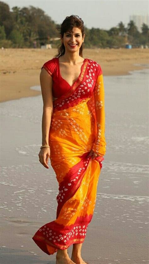 Beautiful Indian Women In Saree Looking Gorgeous Memespanda 76405 Hot Sex Picture
