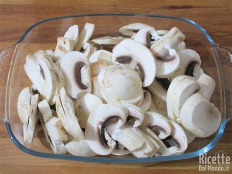 Check spelling or type a new query. Funghi champignon trifolati in padella | RicetteDalMondo