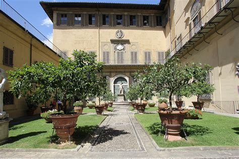 European Architecture — Palazzo Medici Riccardi Architect Michelozzo