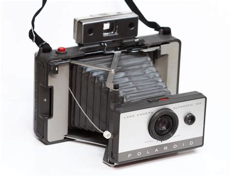 Vintage Polaroid 103 Automatic Instant Film Folding Land Camera Made In