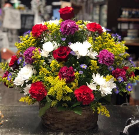 Well you're in luck, because here they come. About Us - PATTI'S PETALS FLORIST - Denton, MD