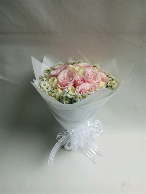 Beli produk buket bunga mawar berkualitas dengan harga murah dari berbagai pelapak di indonesia. Jual Buket Bunga Buket Bunga Wisuda Bunga Mawar Fresh Kado ...