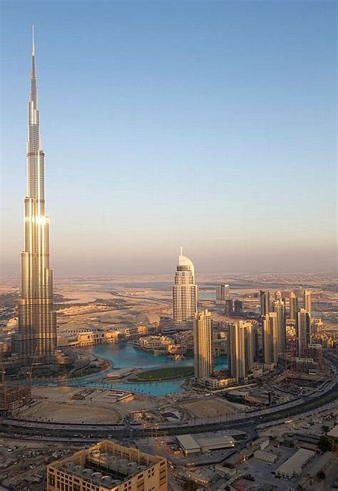 Sunset Look At The Burj Khalifa The Burj Khalifa In Dubai In The