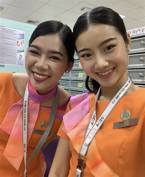 【thailand】 Thai Smile Cabin Crew タイ・スマイル 客室乗務員 【タイ】 Skycoachmamofficial