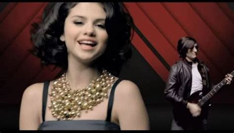 Selena Gomez Images Selena Gomez Naturally Screencaps Hd Wallpaper