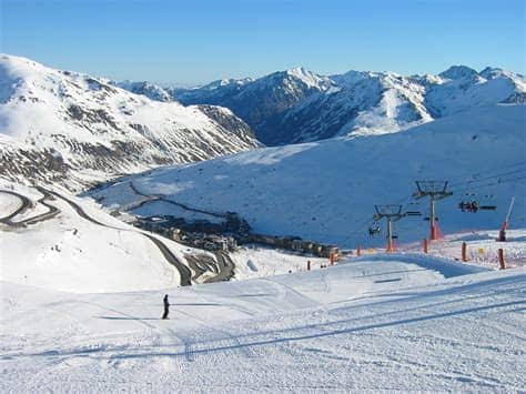 Ski holidays to pas de la casa in grandvalira, andorra. File:Pas de la casa from FIS.jpg - Wikipedia