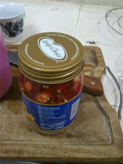 Untuk menikmati sepinggan mee basah dengan cili jeruk yang sedap kita tidak perlu cari di gerai atau restoran sebenarnya kerana kita boleh juga masak sendiri di rumah. Blog Han: Resepi : Cili Jeruk