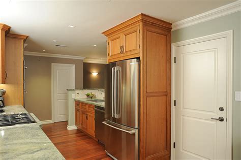 Diy kitchen project ideas diy projects craft ideas & how to's for home decor with videos. Enclosed refrigerator with door-style panels - Unique ...