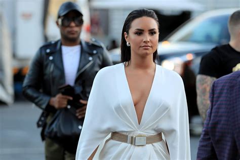 Demi Lovato Wears White Dress While Singing National Anthem Popsugar