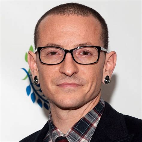 Bennington first gained prominence as a vocalist following the release of linkin park's debut album hybrid theory (2000), which was a worldwide commercial success. Linkin Park's Chester Bennington Has Died at Age 41 - Brit ...