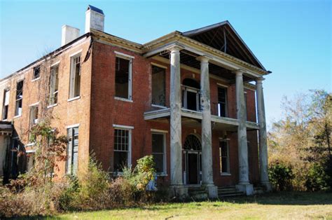 7 Historic Plantations In Mississippi That Are Being Reclaimed By Nature
