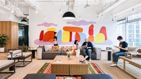 Frankfurt, germany view on map. 5,3 miljard euro verlies SoftBank door WeWork en Uber ...