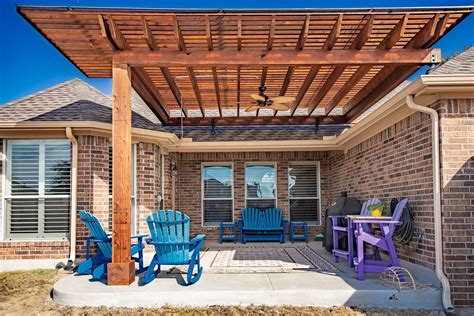 Pergola And U Shaped Roof With Skylift Hardware Patio Covered Patio