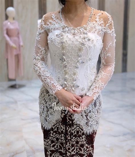 We did not find results for: Pin di kebaya