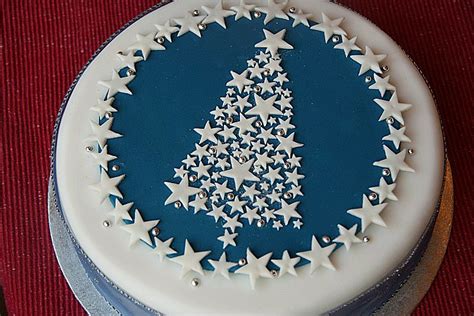 Christmas Cake decorating – Tips & 25 Ideas for Icing the Cake
