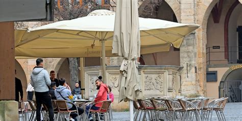 In niedersachsen gibt es nach auskunft des gesundheitsministeriums derzeit keine konkreten planungen für eine ausgangssperre. Niedersachsen schließt Restaurants und Cafés - noch keine ...