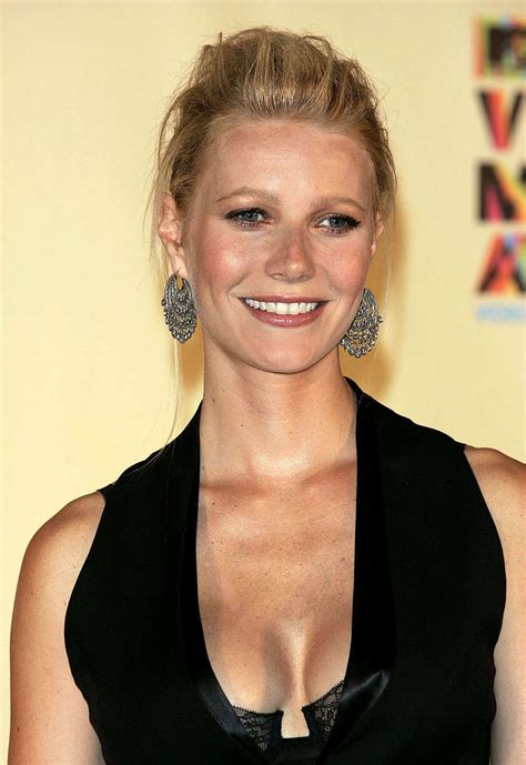 Gwyneth Paltrow Exposing Huge Cleavage And Sexy Tits In See Thru Blouse Porn Pictures Xxx