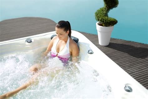 Self Cleaning 970 The Hot Tub And Swim Spa Company