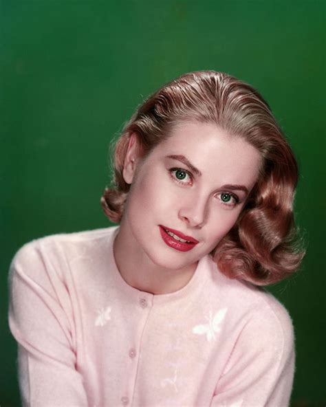 29 Of Grace Kellys Most Iconic Looks Princess Grace Kelly Grace Kelly Style Grace Kelly