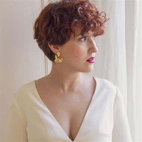 Get up to speed with our favorite ways to wear a medium hair style ahead—then get to work on your own medium length look. @maisonsabben : « I N S P I R A T I O N | short hair ︎ ...