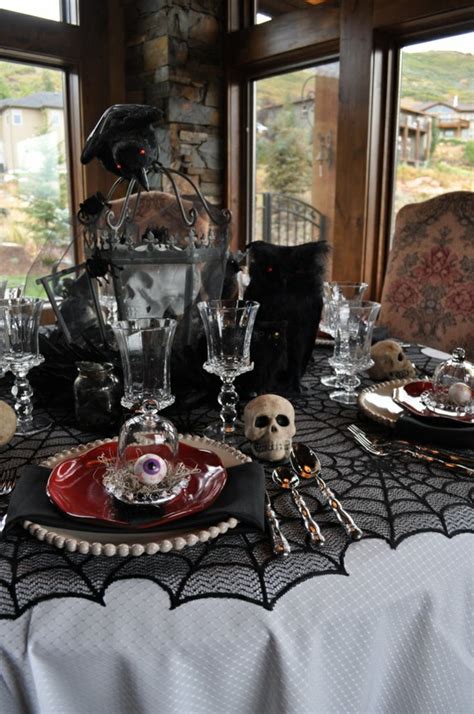 Classy home decor provides wide range of handmade antique metal and wooden products on very reasonable price. 70 Ideas For Elegant Black And White Halloween Decor ...