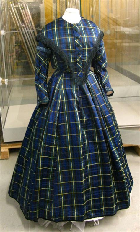 collection manchester art gallery victorian fashion historical dresses victorian clothing